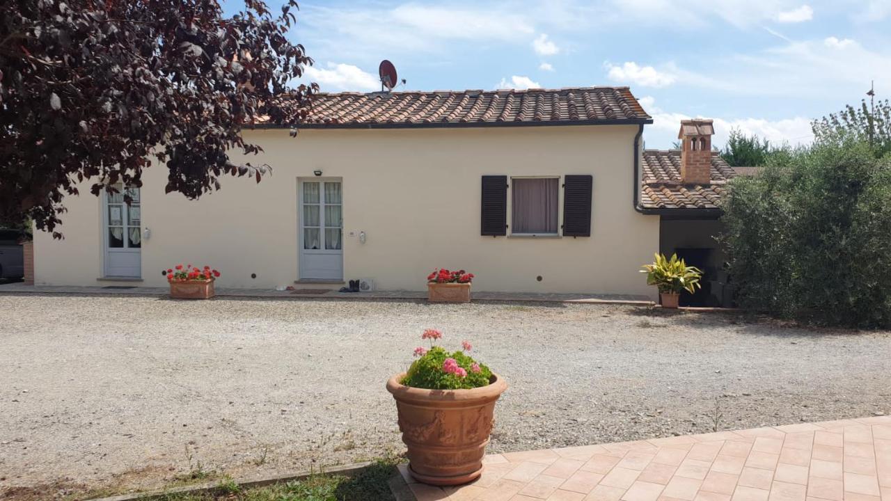 Agriturismo San Leone โวลแตร์รา ภายนอก รูปภาพ